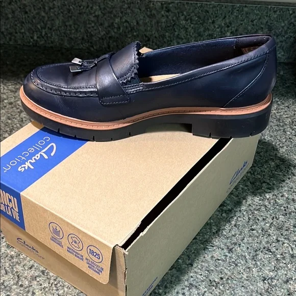 Clarks Collection Westlynn Bella
Woman’s Dark Blue Leather Loafers - Picture 7 of 8
